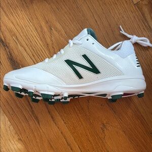 New Balance Baseball MoldedPlastic Turf Cleats 10.5 2E wide White/Green Athletic